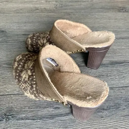 MUK LUKS Kameryn Brown Faux Fur Mule Clog Wedges Fair Isle Snowflake Size 36 - Image 2