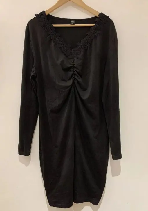 women short dress cotton comfy stretchy black 2XL equal to size UK 20 . From Shein . V Good Condition 1XL