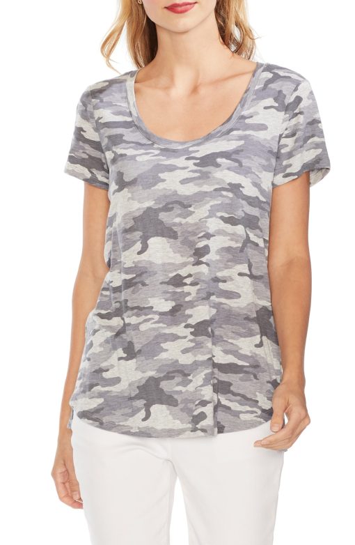 Vince Camuto Avenue Print Tee in Silver Heather at Nordstrom, Size Medium