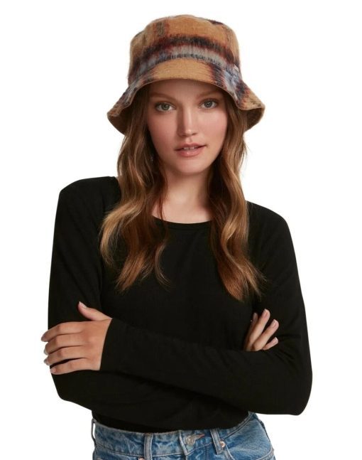 Steve Madden brings cozy style to your chilly days with this faux fur bucket hat ,one size