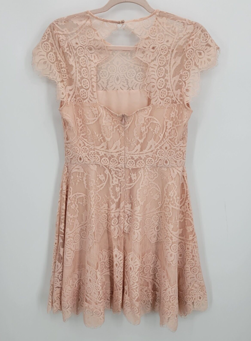 BB Dakota Blush Lace Dress Size 8 - Cocktail Dress - Image 2