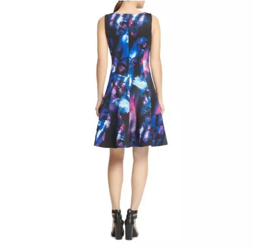 Donna Karan Blue Print V-Neck Dress Size 2 - Cocktail Party Dress - Image 2